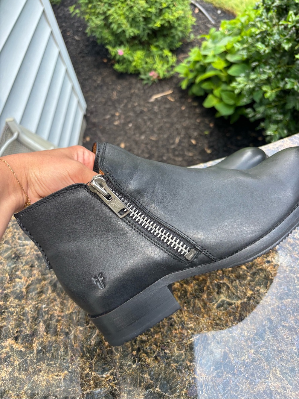 Frye Madison Moto Shootie Women’s Black Leather Bootie with Side Zip size 10 - Picture 4 of 9